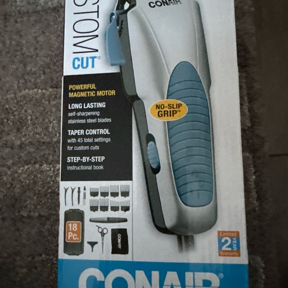 NIB Conair Custom Cut Home Haircutting Kit 18 Piece Clipper Kit /Barber Scissors